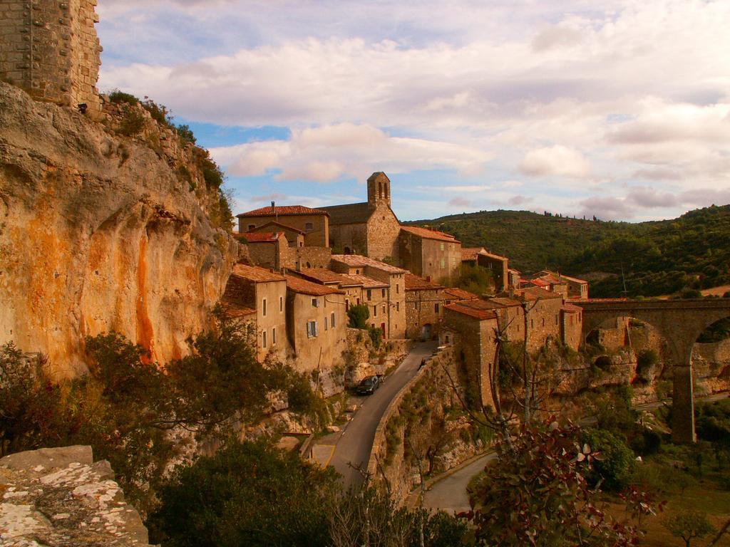 Le Gite Des Remparts Villa Ginestas Exterior foto